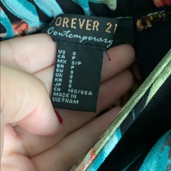 Belted shorts - Picture 2 of 2